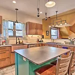 Pet-Friendly Okc Home With Yard About 5 Mi To Dtwn!