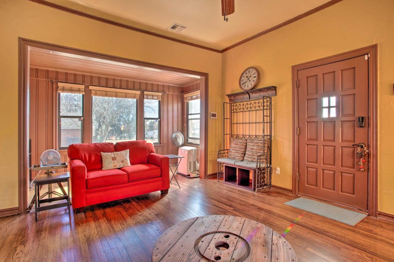 Holiday home Pet-friendly Okc With Yard About 5 Mi To Dtwn! Oklahoma City