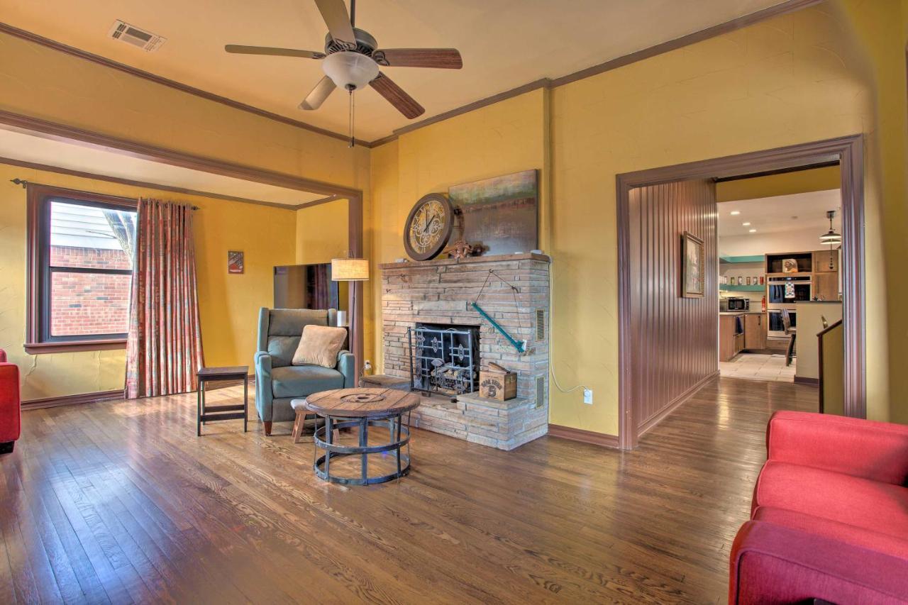 Holiday home Pet-friendly Okc With Yard About 5 Mi To Dtwn!