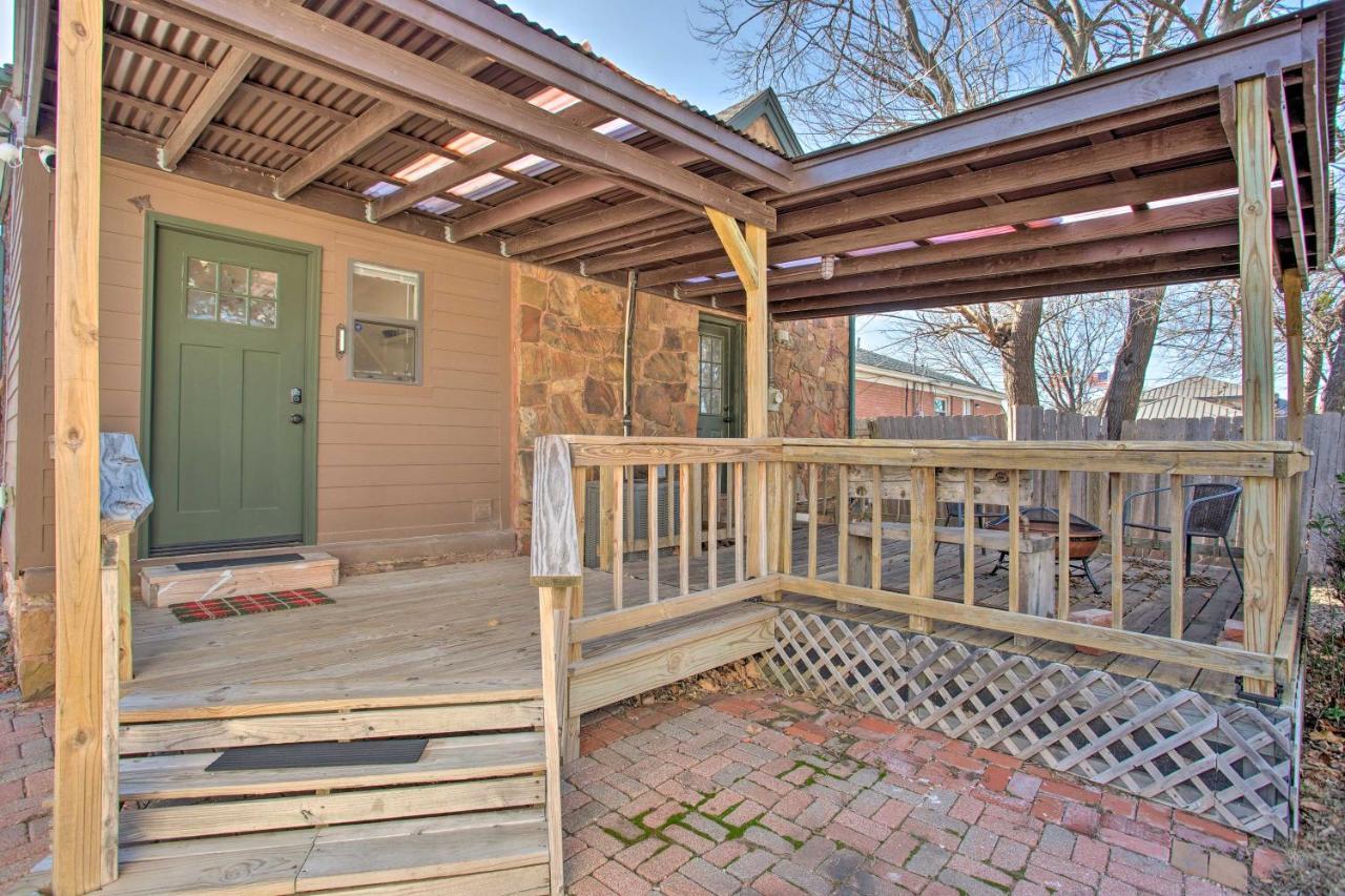 Pet-friendly Okc With Yard About 5 Mi To Dtwn!